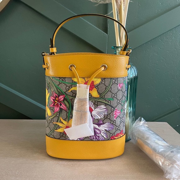 Gucci Handbags - NEW Gucci Ophidia Flora Supreme GG Canvas Crossbody Bucket Yellow